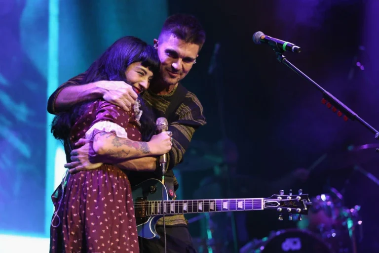 Juanes Mon Laferte